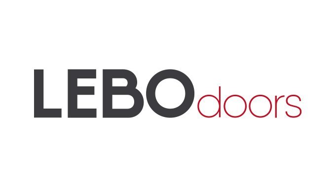 Das Logo zeigt den Schriftzug 'LEBOdoors' in einer modernen Schriftart, wobei 'LEBO' in Dunkelgrau und 'doors' in Rot hervorgehoben ist.